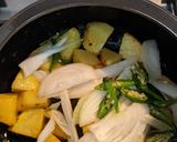 A picture of step 2 of Pressure cooker black eyed peas n potatoes.