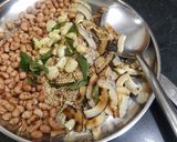 "चटपटीत भरल कारल" रेसिपी स्टेप 2 फोटो 