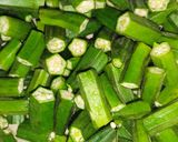 A picture of step 6 of Bhindi Gosht (okra).