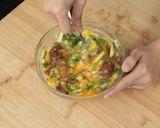 Foto langkah ke 3 dari resep Martabak Telur Daging Kecap Devina Hermawan.