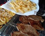 Foto del paso 5 de la receta: Bistec de ternera añojo con verduras salteadas y patatas fritas