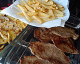 Foto del paso 5 de la receta: Bistec de ternera añojo con verduras salteadas y patatas fritas