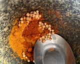 รูปขั้นตอนการทำที่ 4 ของ Bindhi Masala 🌶️🫚แกงมาซาล่ากระเจี๊ยบ🌿🌶️