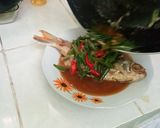 Foto langkah ke 7 dari resep Tumis ikan bunga bawang.
