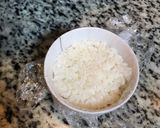 صورة لخطوة 3 من وصفة أرز بالتونة 🍙 Onigiri