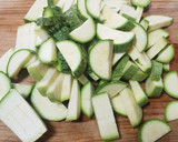Foto del paso 2 de la receta: Sopa cremosa de calabacitas con poro