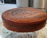Foto del paso 7 de la receta Bizcocho de chocolate blanco con cobertura de Milka