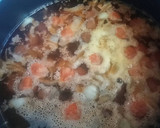 Foto del paso 4 de la receta: Guiso de salchichas rojas