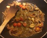Une image de l'étape 2 de Saucisses de Toulouse à l ail et aux carottes fenouil champignons et panais.