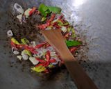 Foto langkah ke 2 dari resep Tumis buncis taoge.