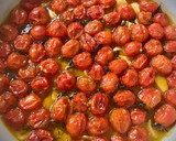 Foto del paso 6 de la receta: Gnocchi de patata caseros con tomate cherry confitado y pesto de rúcula con nueces