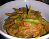 Foto langkah ke 3 dari resep Tumis buncis pedas manis.