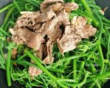 Hình bước làm 4 của món Đọt Su Su Xào Thịt Bò