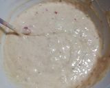 Foto del paso 3 de la receta: Queque de plátano, frutilla y chocolate picado