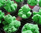 Foto langkah ke 9 dari resep Bolu kukus mekar 1 telur.