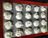 Foto langkah ke 3 dari resep Pao De Queijo - Brazilian Cheese Bread.