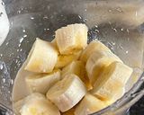 A picture of step 2 of Banana Date Smoothie:.