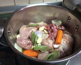 Foto del paso 2 de la receta: Pollo escabechado