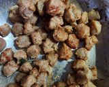 A picture of step 3 of Soya chunks fried rice.