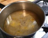 Une image de l'étape 1 de Semoule de blé fine façon purée au bouillon de bœuf et coriandre hachée.