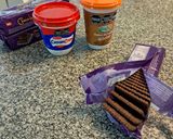 Foto del paso 1 de la receta: Alfajores helados de chocotorta: rápido, fácil y con pocos ingredientes