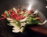 Foto langkah ke 4 dari resep Daging sapi cabe hijau 青椒肉丝.