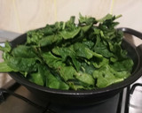 Foto del paso 1 de la receta: Puré de espinaca con huevo frito