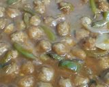 A picture of step 3 of French bean and soya nuggets curry.