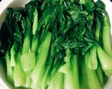 Hình bước làm 1 của món Cải thìa sốt nấm bào ngư