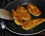 A picture of step 4 of Iranian Potato Patties Sandwich ساندویچ کوکو سیب زمینی.