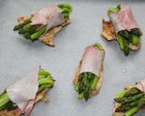 Zöld spárgás-sonkás csirkemell recept fázis 4 fotója