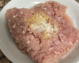 Foto del paso 2 de la receta Albóndigas de pollo y cebolla caramelizada en airfryer ¡tremendas!