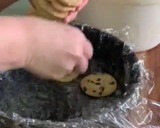 Foto del paso 2 de la receta: Pastel De Nieve de Vainilla con Galletas Chispas de Chocolate