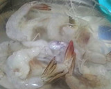 Foto langkah ke 1 dari resep Udang tumis kangkung Hasibuan.