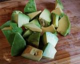 Foto del paso 2 de la receta: Hummus de aguacate y garbanzos con miso