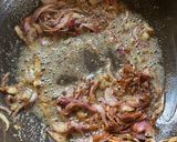 A picture of step 4 of Chicken Qorma.