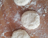 Foto del paso 3 de la receta: Pan en sartén tipo Muffins ingleses