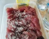 รูปขั้นตอนการทำที่ 3 ของ หมูผัดซีอิ้ว