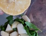 Foto del paso 1 de la receta: Licuado de albahaca y pera 🌱 🍐 Verde que te quiero verde. F. G. L. 💚 💚 💚