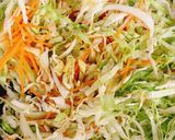 Hình bước làm 1 của món Vườn hồng lung linh - Cải bắp xào