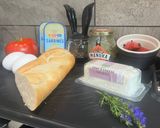 A picture of step 1 of Due Cicheti - Pâté di Sardine e Formaggio di Capra Fragole Sottaceto.