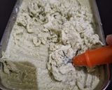 Foto langkah ke 5 dari resep Crackers Ice Cream Bar.