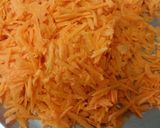 A picture of step 1 of Carrot ladoo.