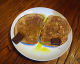 Foto del paso 5 de la receta: Tostadas de pan con semillas de sésamo y lino, chocolate, AOVE y sal marina
