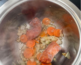 Foto del paso 2 de la receta: Patatas a la riojana (o sea con chorizo)