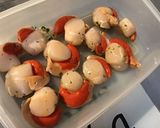 Une image de l'étape 3 de Noix de saint Jacques avec corail marinées à la plancha.