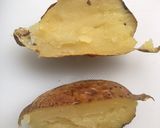 Foto langkah ke 1 dari resep Baked Potato Broccoli with cheese.