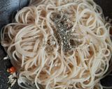 Foto langkah ke 3 dari resep 1166. Spaghetti Aglio Olio Udang.