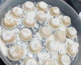 Foto del paso 7 de la receta: Sorrentinos caseros de jamón y queso con salsa rosa