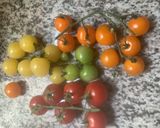Une image de l'étape 1 de 🥗Salade estivale 🍅tomates cerises 🍒 basilic 🌿.